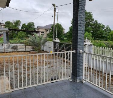 Pasir Mas House | Teratak Che Esah Guest House FREE WIFI NETFLIX