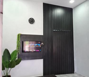 Pasir Mas House | Teratak Che Esah Guest House FREE WIFI NETFLIX