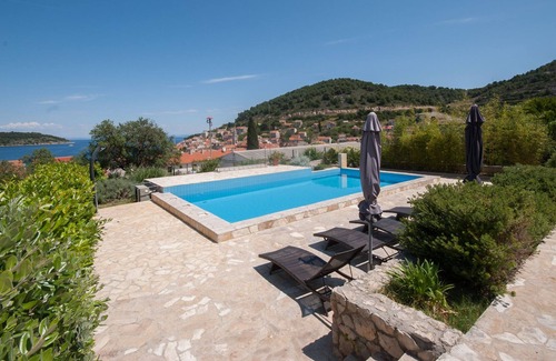 Vis Apartment | Terrace apartment Neva with heated pool and sea view
