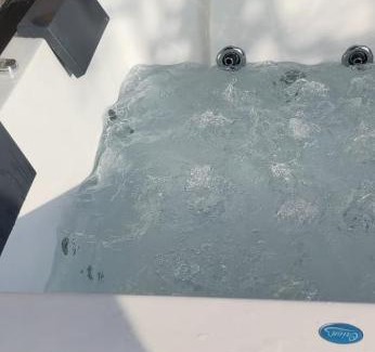 Hauz Khas House | Terrace jacuzzi with Bar & Garden