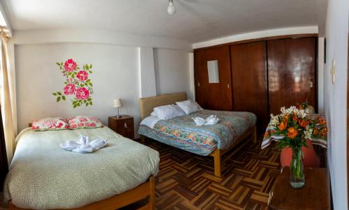 San Blas House | Terrace View House in Cusco Big Kitchen, Lounge and Private Yard