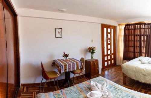 San Blas House | Terrace View House in Cusco Big Kitchen, Lounge and Private Yard