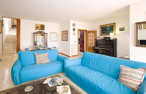 Cetraro House | Terraced house with a beautiful terrace and a wide view of the sea.