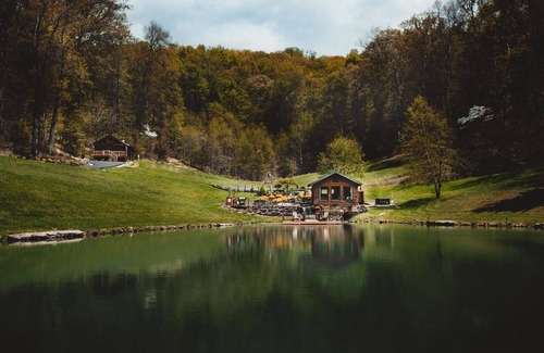 Rockbridge Cabin | Terrapin Hideaway's Pond Slider Studio Cabin, Hocking Hills Logan Laureville Rockbridge Studio Cabin.