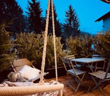 Chamonix City Centre Apartment | Terrasse vue Mont Blanc, centre Chamonix