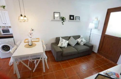 El Guincho Apartment | Terraza, céntrico pueblo aparcamiento cerca