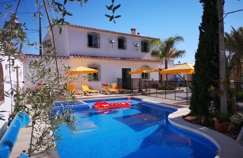 Lubrin House | Terrera Roberto Large family house with swimming pool in mountainous region