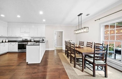 Grove Hill House | Terrific 5-bedroom home in Auburn, close to campus!