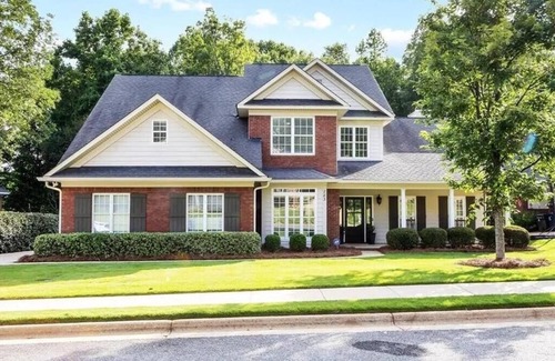 Grove Hill House | Terrific 5-bedroom home in Auburn, close to campus!