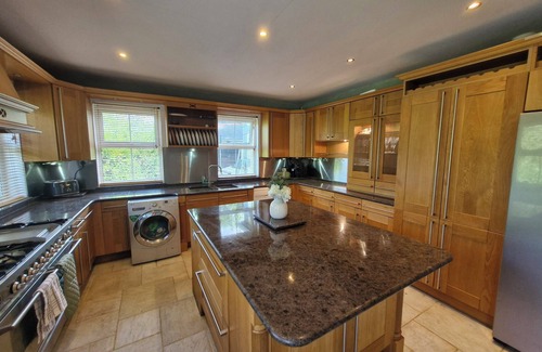 Aughrim House | Terrific 5-bedroom pet friendly house with WiFi in Aughrim