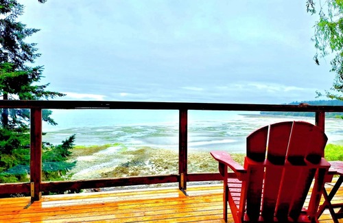 Gillies Bay Cottage | TEXADA'S Stunning Waterfront Cottage - The Beach House Texada!
