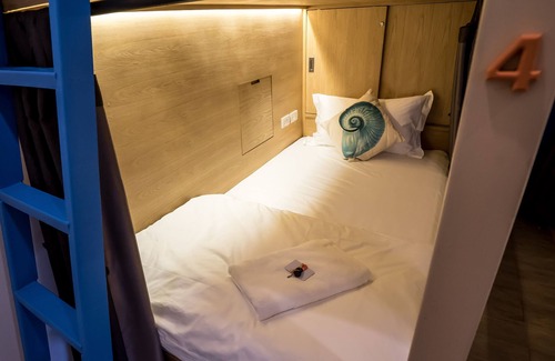 Cha-am House | Thalay Cha Am Dorm Room of 4 Beds, A Co-living With Million Dollar View