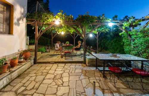 Agios Lavrentios Apartment | Thalia's Abode