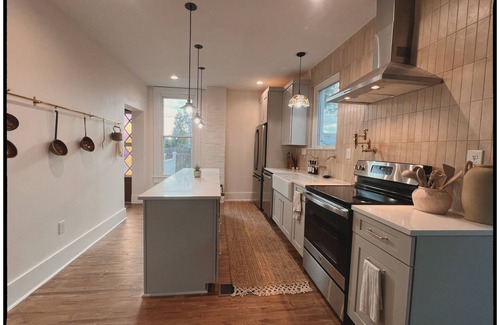 Taylor Bed & Breakfast | Thames Home