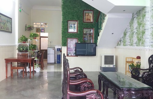 Binh Dinh House | Thành Đạt 2 Hostel, full house, 2minutes walk to the beach