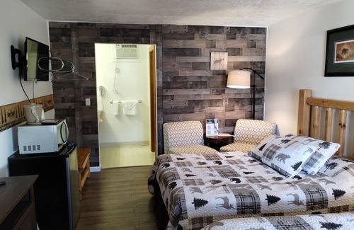 Ohiopyle Hotel | Tharp | 1BR,1BA, Cabinesque Hotel in Ohiopyle
