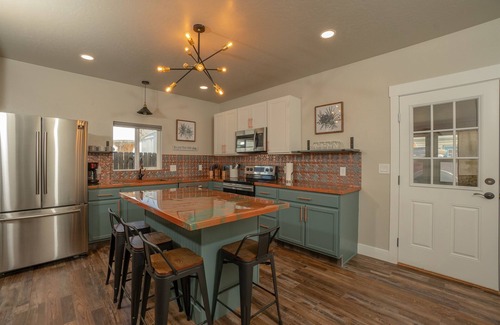 Fruita Apartment | The 18 Road, Downtown Digs! Free In Unit Bike Storage! Fast WiFi