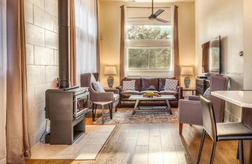 Miller Beach House | The Addition at Villa Santorini