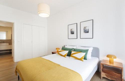 Santo Amaro Apartment | The Alcântara Metropolitan Apartment, Gateway to the City