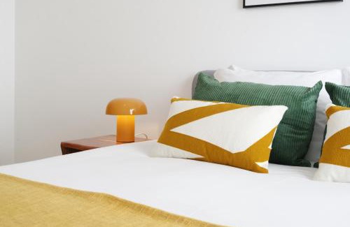 Santo Amaro Apartment | The Alcântara Metropolitan Apartment, Gateway to the City