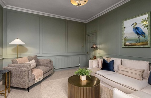 Stirling Apartment | The Allan Maisonette | Charming Georgian Retreat