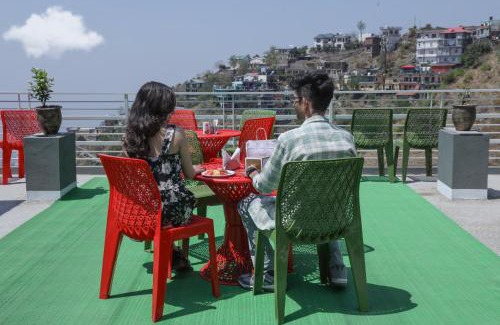 Kasauli Bed & Breakfast | The Alluring North Stays by Sunset Vibes and Chest's Nest Near Mall road kasauli