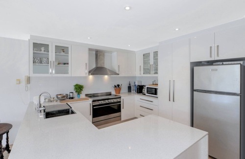 Avoca Beach Apartment | The Ambassador 9 Views!