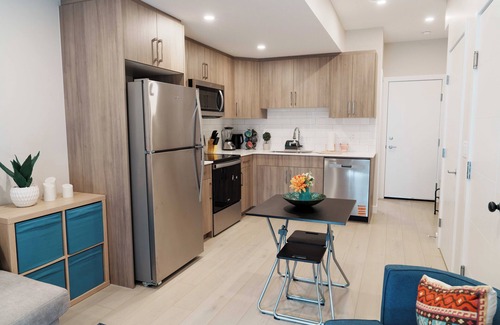 Calgary House | The Amber Suite | Close to Airport