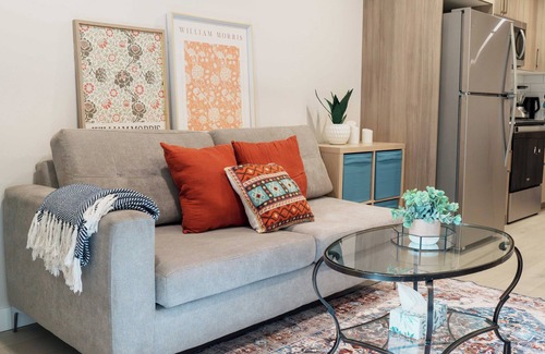 Calgary House | The Amber Suite | Close to Airport
