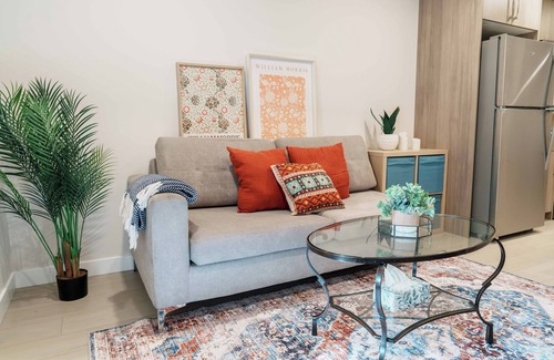 Calgary House | The Amber Suite | Close to Airport