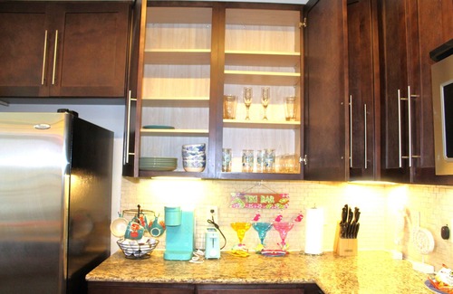 Astrodome Apartment | The Amir Poolside View - Luxe Pool, Jacuzzi & Gym