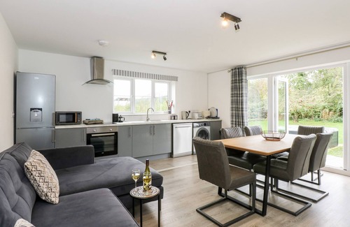 Wisbech Cottage | THE APPLE SHED, pet friendly, with hot tub in Wisbech