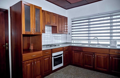 Ada House | The Arden’s: Charming and serene 4-bedroom getaway with modern amenities