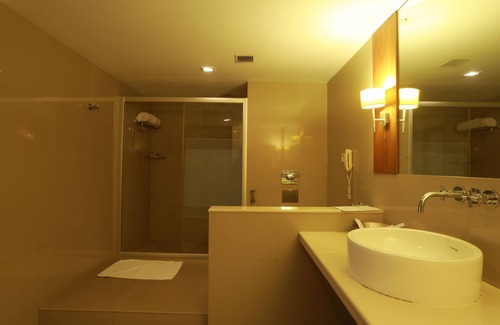 Ernakulam South Hotel | The Avenue Regent