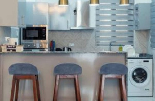 Accra Apartment | The Avery Apartments at Odomaa Place, East Airport - Three-Bedroom Apartment