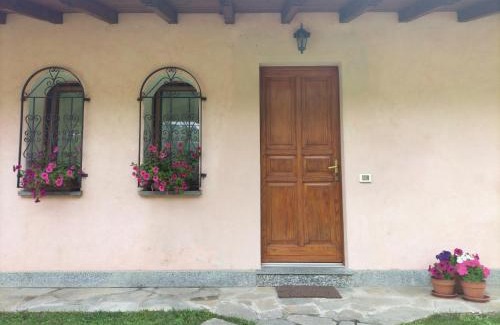 Biazzeno Apartment | The Balcony on the Lake