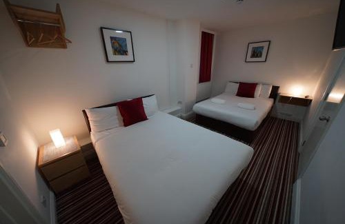 Barking Hotel | The Bank