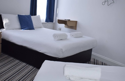 Barking Hotel | The Bank Hotel