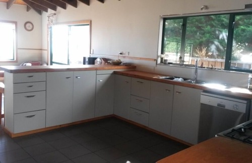 Omapere House | The Bar Hokianga Accommodation