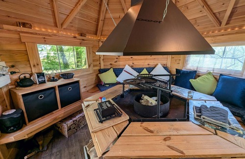 Mantoche Cottage | The Barrel: Unique stay for two by the Saône River
