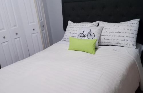 Ledbury - Heron Gate - Ridgemont - Elmwood Bed & Breakfast | The Basement by the side door guest house