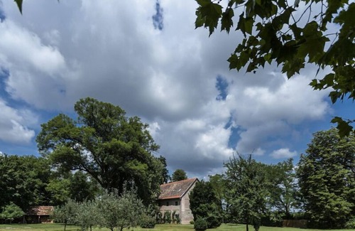 Keleviz House | The Bat Barn, Guest House and Hunting Lodge