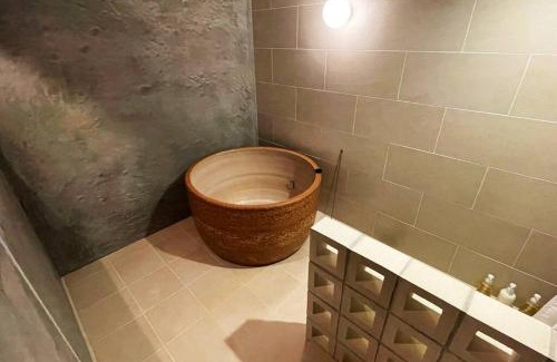 Obuse Apartment | The Bath and Bed Obuse