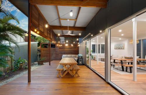 Casuarina House | The Beach Casa 300m to beach