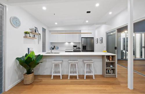 Casuarina House | The Beach Casa 300m to beach