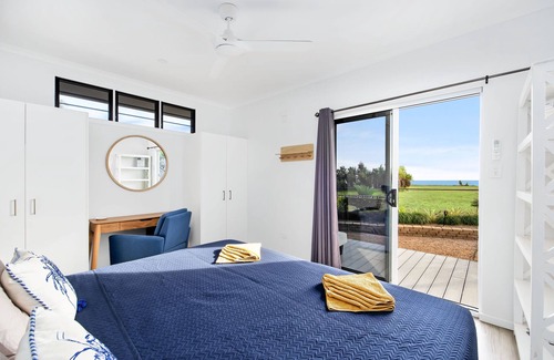 Dundee Beach Hotel | The Beach House by Anglers Choice