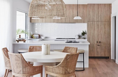 North Avoca House | THE BEACH HOUSE | Luxry beachfront | Accom Holidays