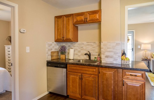 South Perry District Cottage | The Beehive - A charming cottage in the Perry District