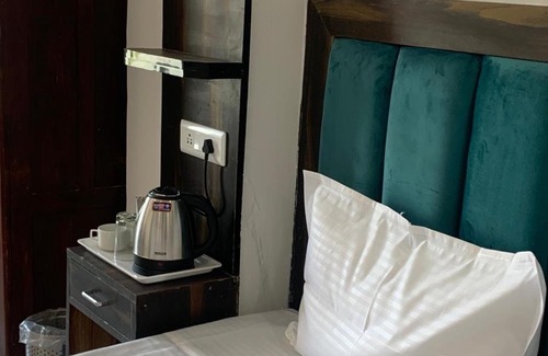 Kufri Hotel | The Beer Castle