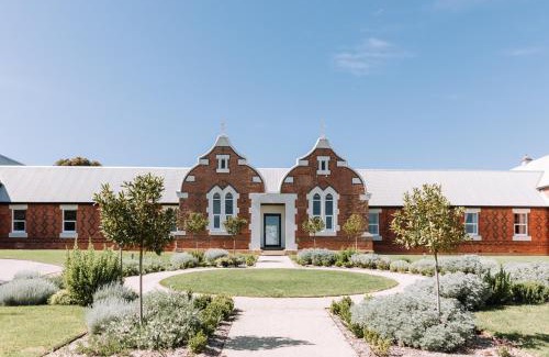 Beechworth Hotel | The Benev - Wellness Accommodation